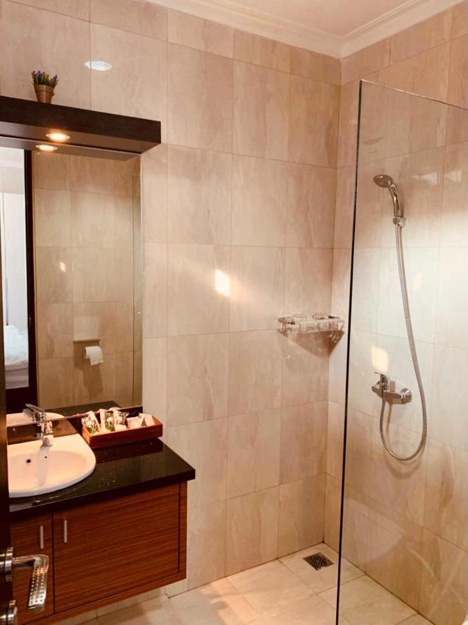 Platinum Setrasari Guest House 5Br Private Pool Бандунг Екстериор снимка